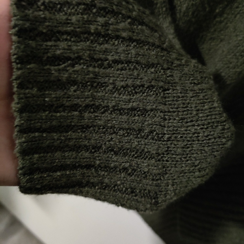 Sweater - Picture 5 of 8